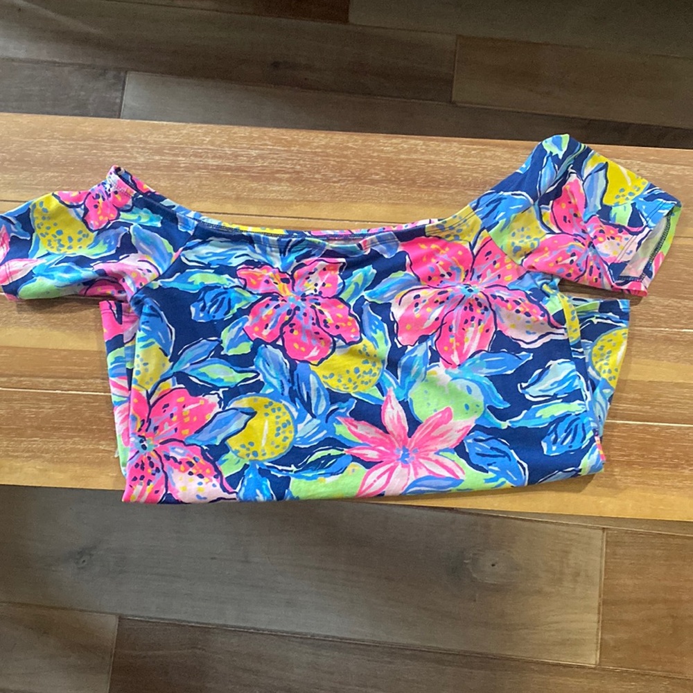 Lily Pulitzer scoop neck tshirt
